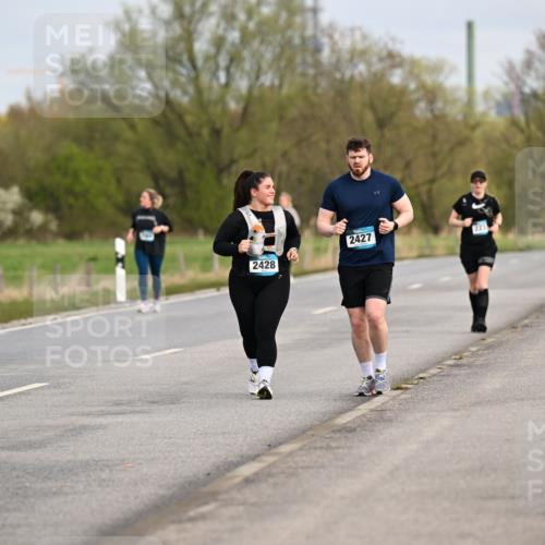 12.04.2026 - 45. Internationalen Wilhelmsburger Insellauf Dr. Thomas Lammeyer http://msf.ph/oto/9437564 12.04.2026 09:31:26 Laufen 2428, 2427 meine-sportfotos.de