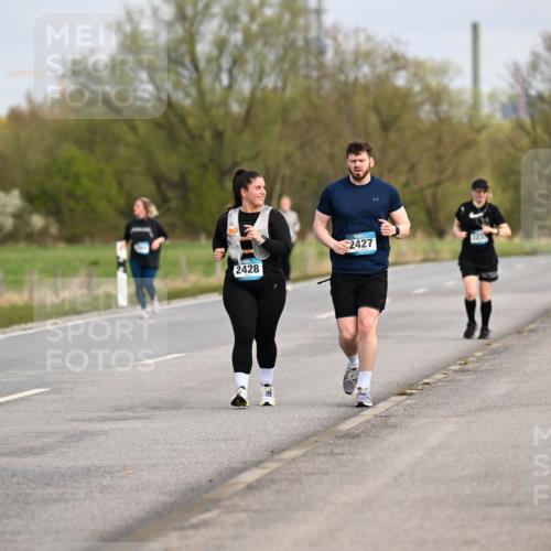 12.04.2026 - 45. Internationalen Wilhelmsburger Insellauf Dr. Thomas Lammeyer http://msf.ph/oto/9437566 12.04.2026 09:31:26 Laufen 2428, 2427 meine-sportfotos.de
