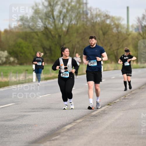 12.04.2026 - 45. Internationalen Wilhelmsburger Insellauf Dr. Thomas Lammeyer http://msf.ph/oto/9437568 12.04.2026 09:31:26 Laufen 2428, 2427 meine-sportfotos.de