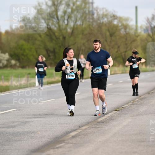 12.04.2026 - 45. Internationalen Wilhelmsburger Insellauf Dr. Thomas Lammeyer http://msf.ph/oto/9437569 12.04.2026 09:31:26 Laufen 2427, 2428 meine-sportfotos.de