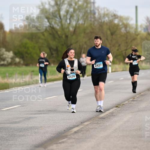 12.04.2026 - 45. Internationalen Wilhelmsburger Insellauf Dr. Thomas Lammeyer http://msf.ph/oto/9437570 12.04.2026 09:31:27 Laufen 2428, 2427 meine-sportfotos.de