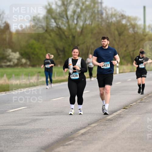 12.04.2026 - 45. Internationalen Wilhelmsburger Insellauf Dr. Thomas Lammeyer http://msf.ph/oto/9437571 12.04.2026 09:31:27 Laufen 2428, 2427 meine-sportfotos.de