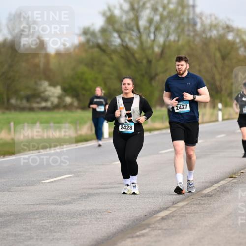 12.04.2026 - 45. Internationalen Wilhelmsburger Insellauf Dr. Thomas Lammeyer http://msf.ph/oto/9437579 12.04.2026 09:31:28 Laufen 2428, 2427 meine-sportfotos.de
