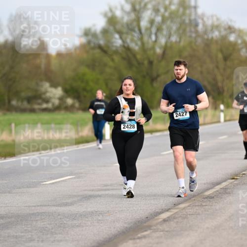 12.04.2026 - 45. Internationalen Wilhelmsburger Insellauf Dr. Thomas Lammeyer http://msf.ph/oto/9437580 12.04.2026 09:31:28 Laufen 2428, 2427 meine-sportfotos.de