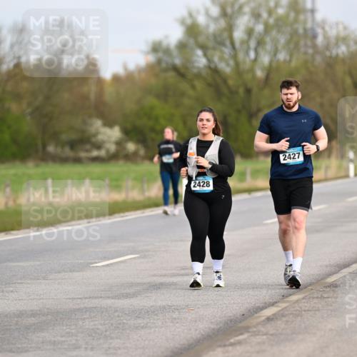 12.04.2026 - 45. Internationalen Wilhelmsburger Insellauf Dr. Thomas Lammeyer http://msf.ph/oto/9437582 12.04.2026 09:31:28 Laufen 2428, 2427 meine-sportfotos.de