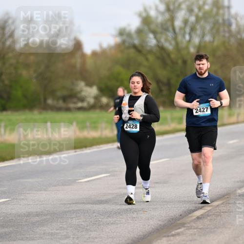 12.04.2026 - 45. Internationalen Wilhelmsburger Insellauf Dr. Thomas Lammeyer http://msf.ph/oto/9437588 12.04.2026 09:31:29 Laufen 2428, 2427 meine-sportfotos.de