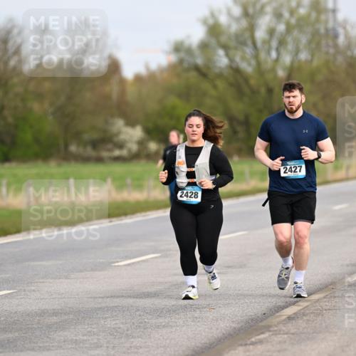 12.04.2026 - 45. Internationalen Wilhelmsburger Insellauf Dr. Thomas Lammeyer http://msf.ph/oto/9437589 12.04.2026 09:31:29 Laufen 2428, 2427 meine-sportfotos.de