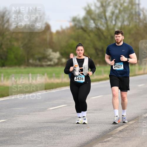 12.04.2026 - 45. Internationalen Wilhelmsburger Insellauf Dr. Thomas Lammeyer http://msf.ph/oto/9437590 12.04.2026 09:31:29 Laufen 2428, 2427 meine-sportfotos.de