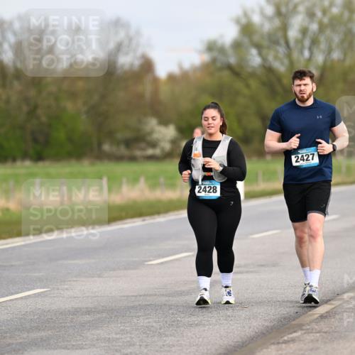 12.04.2026 - 45. Internationalen Wilhelmsburger Insellauf Dr. Thomas Lammeyer http://msf.ph/oto/9437593 12.04.2026 09:31:30 Laufen 2428, 2427 meine-sportfotos.de