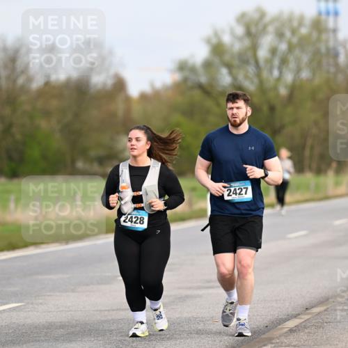 12.04.2026 - 45. Internationalen Wilhelmsburger Insellauf Dr. Thomas Lammeyer http://msf.ph/oto/9437595 12.04.2026 09:31:31 Laufen 2428, 2427 meine-sportfotos.de
