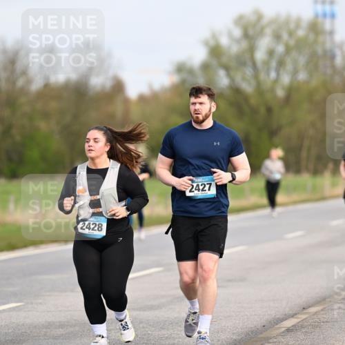 12.04.2026 - 45. Internationalen Wilhelmsburger Insellauf Dr. Thomas Lammeyer http://msf.ph/oto/9437597 12.04.2026 09:31:31 Laufen 2428, 2427 meine-sportfotos.de