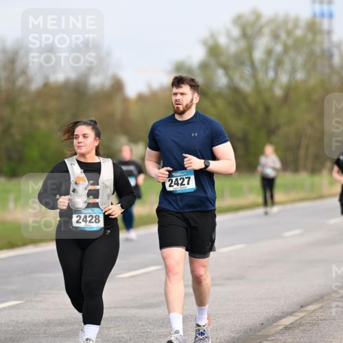 12.04.2026 - 45. Internationalen Wilhelmsburger Insellauf Dr. Thomas Lammeyer http://msf.ph/oto/9437599 12.04.2026 09:31:31 Laufen 2428, 2427 meine-sportfotos.de