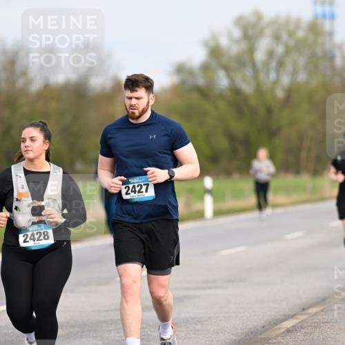 12.04.2026 - 45. Internationalen Wilhelmsburger Insellauf Dr. Thomas Lammeyer http://msf.ph/oto/9437601 12.04.2026 09:31:32 Laufen 2428, 2427 meine-sportfotos.de