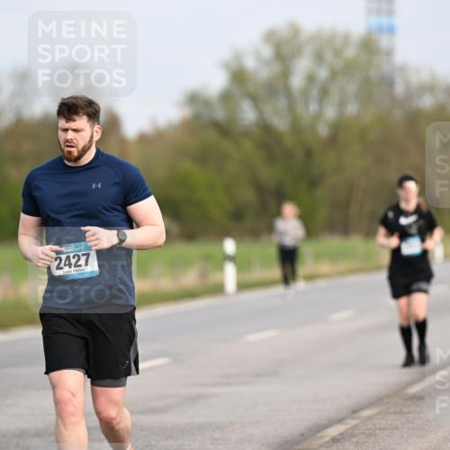 12.04.2026 - 45. Internationalen Wilhelmsburger Insellauf Dr. Thomas Lammeyer http://msf.ph/oto/9437603 12.04.2026 09:31:33 Laufen 2428, 2427 meine-sportfotos.de