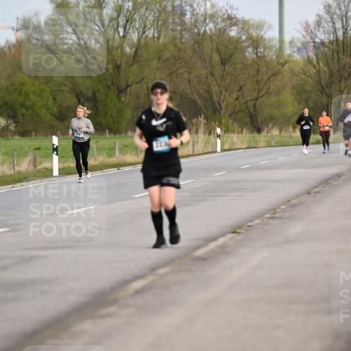 12.04.2026 - 45. Internationalen Wilhelmsburger Insellauf Dr. Thomas Lammeyer http://msf.ph/oto/9437608 12.04.2026 09:31:34 Laufen 2161 meine-sportfotos.de