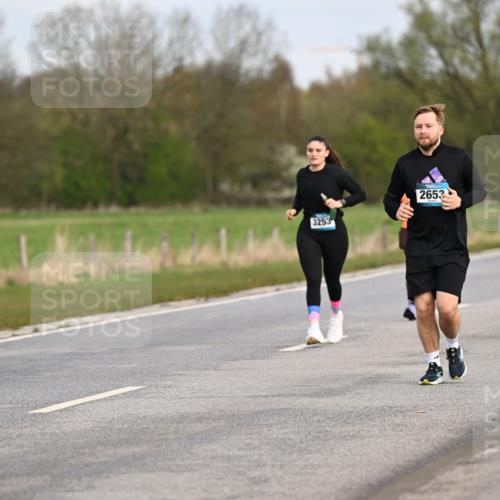 12.04.2026 - 45. Internationalen Wilhelmsburger Insellauf Dr. Thomas Lammeyer http://msf.ph/oto/9437671 12.04.2026 09:32:04 Laufen 3253, 2653, 3371 meine-sportfotos.de