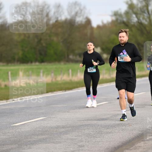 12.04.2026 - 45. Internationalen Wilhelmsburger Insellauf Dr. Thomas Lammeyer http://msf.ph/oto/9437676 12.04.2026 09:32:05 Laufen 3253, 26, 3371 meine-sportfotos.de