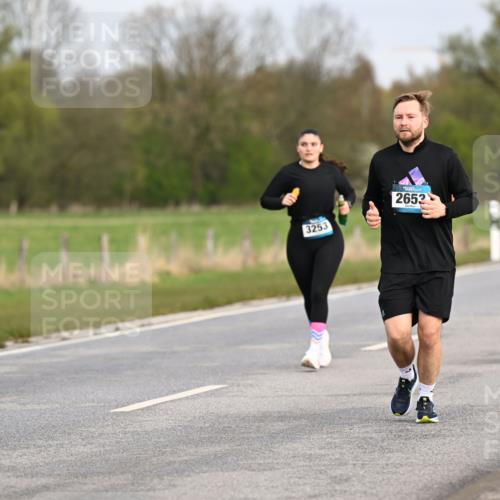 12.04.2026 - 45. Internationalen Wilhelmsburger Insellauf Dr. Thomas Lammeyer http://msf.ph/oto/9437684 12.04.2026 09:32:06 Laufen 3253, 2652, 3371 meine-sportfotos.de