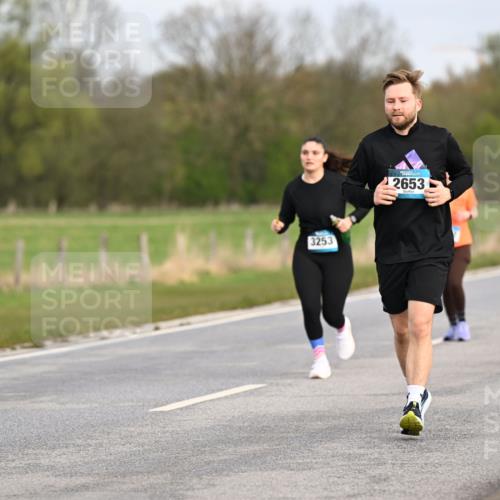 12.04.2026 - 45. Internationalen Wilhelmsburger Insellauf Dr. Thomas Lammeyer http://msf.ph/oto/9437688 12.04.2026 09:32:07 Laufen 3253, 2653, 3371 meine-sportfotos.de