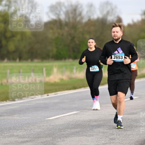 12.04.2026 - 45. Internationalen Wilhelmsburger Insellauf Dr. Thomas Lammeyer http://msf.ph/oto/9437689 12.04.2026 09:32:07 Laufen 3253, 2653, 3371 meine-sportfotos.de