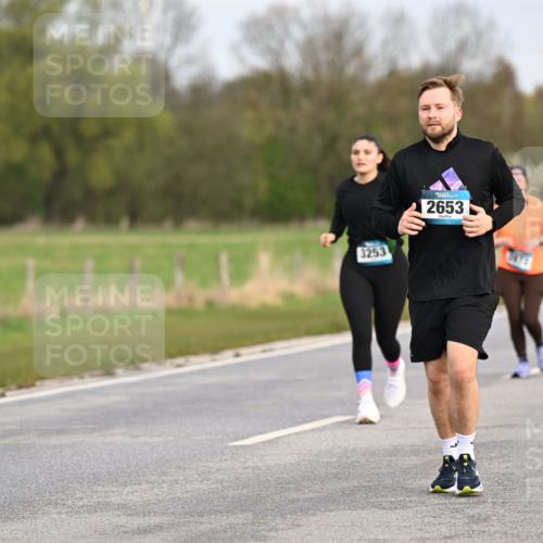 12.04.2026 - 45. Internationalen Wilhelmsburger Insellauf Dr. Thomas Lammeyer http://msf.ph/oto/9437693 12.04.2026 09:32:07 Laufen 3253, 2653, 3371, 7876 meine-sportfotos.de