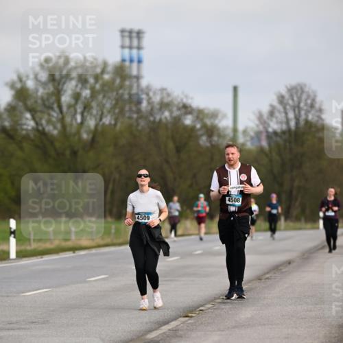 12.04.2026 - 45. Internationalen Wilhelmsburger Insellauf Dr. Thomas Lammeyer http://msf.ph/oto/9437818 12.04.2026 09:33:33 Laufen 4509, 4508 meine-sportfotos.de