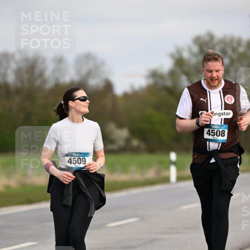 12.04.2026 - 45. Internationalen Wilhelmsburger Insellauf Dr. Thomas Lammeyer http://msf.ph/oto/9437862 12.04.2026 09:33:42 Laufen 4509, 4508 meine-sportfotos.de