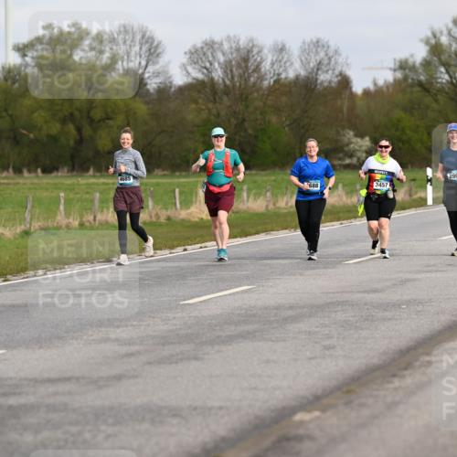 12.04.2026 - 45. Internationalen Wilhelmsburger Insellauf Dr. Thomas Lammeyer http://msf.ph/oto/9437886 12.04.2026 09:34:09 Laufen 4685, 688, 3457, 2904 meine-sportfotos.de