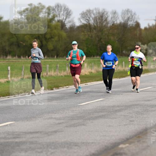 12.04.2026 - 45. Internationalen Wilhelmsburger Insellauf Dr. Thomas Lammeyer http://msf.ph/oto/9437897 12.04.2026 09:34:11 Laufen 4685, 4688, 3457, 2904 meine-sportfotos.de
