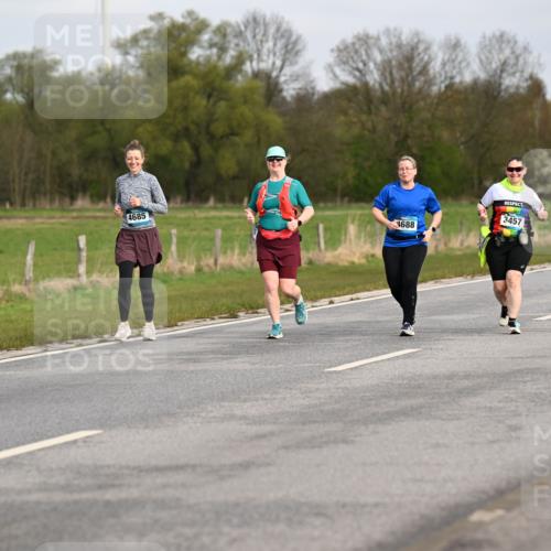 12.04.2026 - 45. Internationalen Wilhelmsburger Insellauf Dr. Thomas Lammeyer http://msf.ph/oto/9437902 12.04.2026 09:34:11 Laufen 4685, 4688, 3457, 2904 meine-sportfotos.de