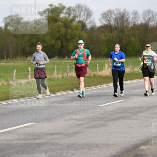 12.04.2026 - 45. Internationalen Wilhelmsburger Insellauf Dr. Thomas Lammeyer http://msf.ph/oto/9437904 12.04.2026 09:34:12 Laufen 4685, 4688, 3457, 2904 meine-sportfotos.de