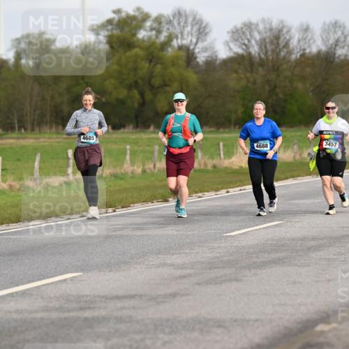 12.04.2026 - 45. Internationalen Wilhelmsburger Insellauf Dr. Thomas Lammeyer http://msf.ph/oto/9437905 12.04.2026 09:34:12 Laufen 4685, 4688, 3457, 2904 meine-sportfotos.de