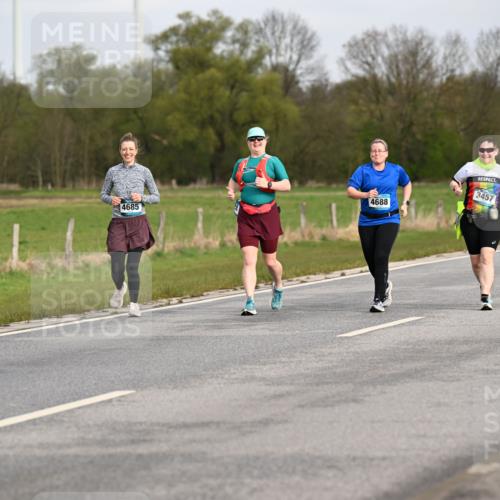 12.04.2026 - 45. Internationalen Wilhelmsburger Insellauf Dr. Thomas Lammeyer http://msf.ph/oto/9437907 12.04.2026 09:34:12 Laufen 4685, 4688, 3457, 2904 meine-sportfotos.de