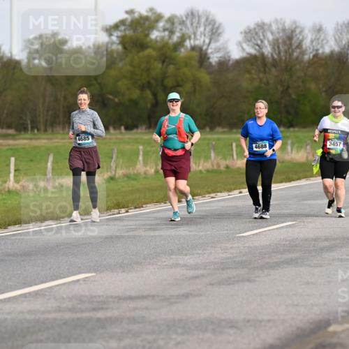12.04.2026 - 45. Internationalen Wilhelmsburger Insellauf Dr. Thomas Lammeyer http://msf.ph/oto/9437908 12.04.2026 09:34:12 Laufen 4685, 4688, 3457, 2904 meine-sportfotos.de