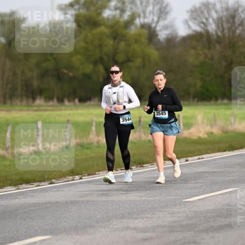 12.04.2026 - 45. Internationalen Wilhelmsburger Insellauf Dr. Thomas Lammeyer http://msf.ph/oto/9437931 12.04.2026 09:35:22 Laufen 3544, 3545 meine-sportfotos.de