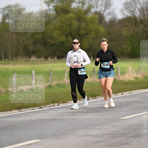 12.04.2026 - 45. Internationalen Wilhelmsburger Insellauf Dr. Thomas Lammeyer http://msf.ph/oto/9437932 12.04.2026 09:35:22 Laufen 3544, 3545 meine-sportfotos.de