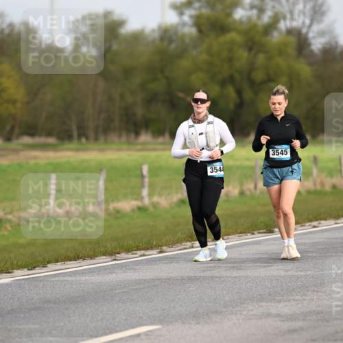 12.04.2026 - 45. Internationalen Wilhelmsburger Insellauf Dr. Thomas Lammeyer http://msf.ph/oto/9437938 12.04.2026 09:35:23 Laufen 3544, 3545 meine-sportfotos.de