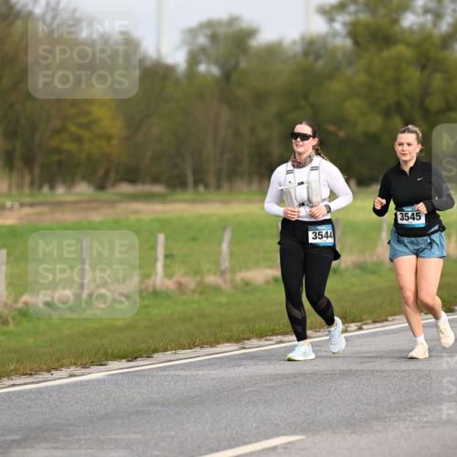 12.04.2026 - 45. Internationalen Wilhelmsburger Insellauf Dr. Thomas Lammeyer http://msf.ph/oto/9437943 12.04.2026 09:35:23 Laufen 3544, 3545 meine-sportfotos.de