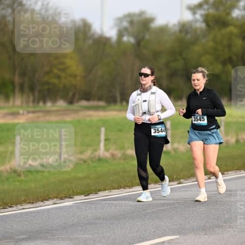 12.04.2026 - 45. Internationalen Wilhelmsburger Insellauf Dr. Thomas Lammeyer http://msf.ph/oto/9437946 12.04.2026 09:35:24 Laufen 3544, 3545 meine-sportfotos.de