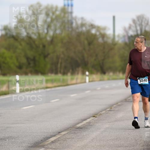 12.04.2026 - 45. Internationalen Wilhelmsburger Insellauf Dr. Thomas Lammeyer http://msf.ph/oto/9438060 12.04.2026 09:37:21 Laufen 3840 meine-sportfotos.de