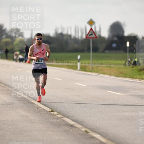 12.04.2026 - 45. Internationalen Wilhelmsburger Insellauf Dr. Thomas Lammeyer http://msf.ph/oto/9438091 12.04.2026 09:46:54 Laufen 4342 meine-sportfotos.de