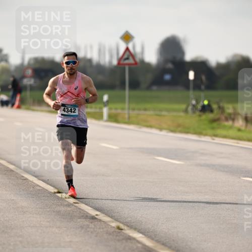 12.04.2026 - 45. Internationalen Wilhelmsburger Insellauf Dr. Thomas Lammeyer http://msf.ph/oto/9438100 12.04.2026 09:46:55 Laufen  meine-sportfotos.de