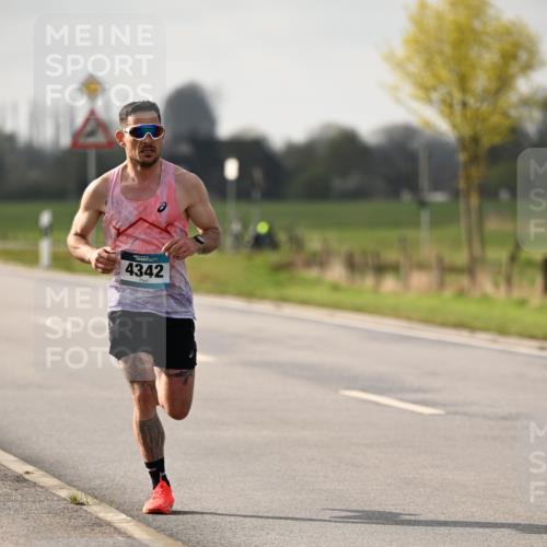 12.04.2026 - 45. Internationalen Wilhelmsburger Insellauf Dr. Thomas Lammeyer http://msf.ph/oto/9438110 12.04.2026 09:46:57 Laufen 4342 meine-sportfotos.de