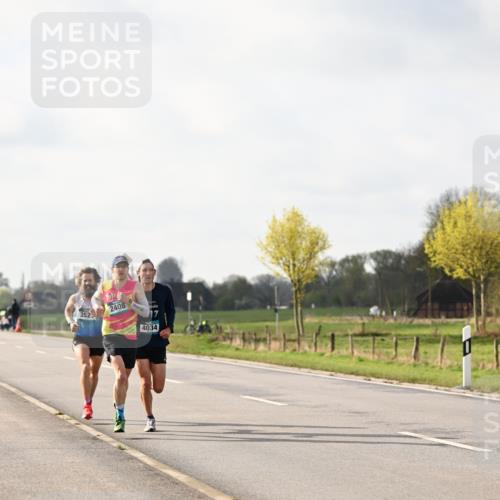 12.04.2026 - 45. Internationalen Wilhelmsburger Insellauf Dr. Thomas Lammeyer http://msf.ph/oto/9438147 12.04.2026 09:47:25 Laufen 352, 2408, 17, 4034 meine-sportfotos.de