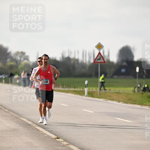 12.04.2026 - 45. Internationalen Wilhelmsburger Insellauf Dr. Thomas Lammeyer http://msf.ph/oto/9438192 12.04.2026 09:48:28 Laufen 086 meine-sportfotos.de