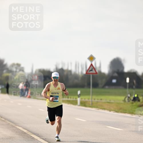 12.04.2026 - 45. Internationalen Wilhelmsburger Insellauf Dr. Thomas Lammeyer http://msf.ph/oto/9438234 12.04.2026 09:48:54 Laufen 39 meine-sportfotos.de