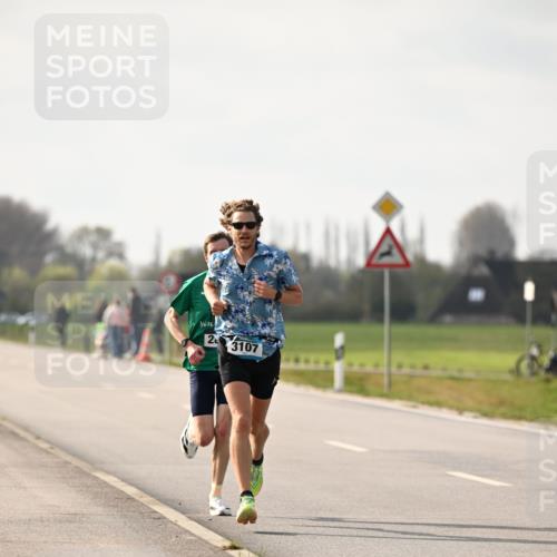 12.04.2026 - 45. Internationalen Wilhelmsburger Insellauf Dr. Thomas Lammeyer http://msf.ph/oto/9438393 12.04.2026 09:51:04 Laufen 28, 3107 meine-sportfotos.de