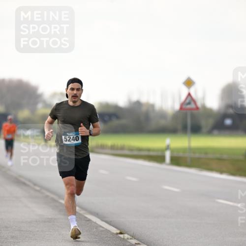 12.04.2026 - 45. Internationalen Wilhelmsburger Insellauf Dr. Thomas Lammeyer http://msf.ph/oto/9438529 12.04.2026 09:52:57 Laufen 5240 meine-sportfotos.de
