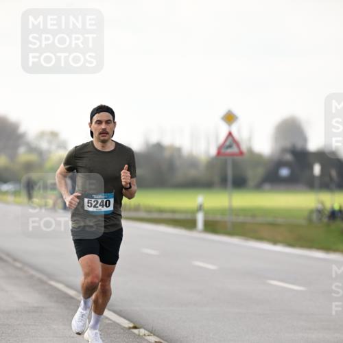 12.04.2026 - 45. Internationalen Wilhelmsburger Insellauf Dr. Thomas Lammeyer http://msf.ph/oto/9438533 12.04.2026 09:52:58 Laufen 5240 meine-sportfotos.de