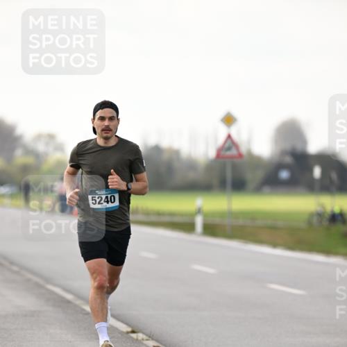 12.04.2026 - 45. Internationalen Wilhelmsburger Insellauf Dr. Thomas Lammeyer http://msf.ph/oto/9438534 12.04.2026 09:52:58 Laufen 5240 meine-sportfotos.de
